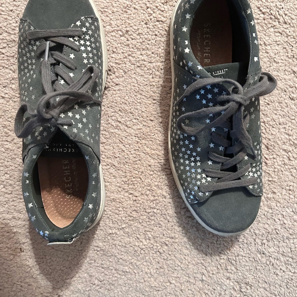 Adorable Grey/Silver Star Patterned Designer Snea… - image 3